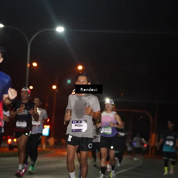 Runner Photo 7765101