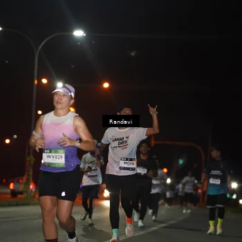 Runner Photo 7765115