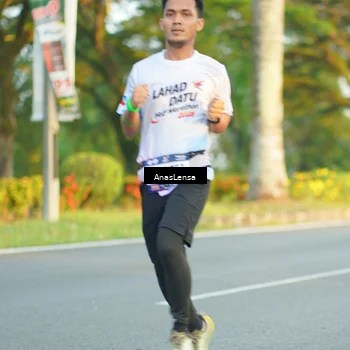 Runner Photo 7765120