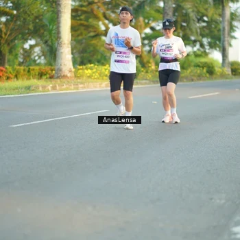 Runner Photo 7765122