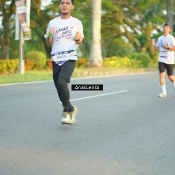 Runner Photo 7765127