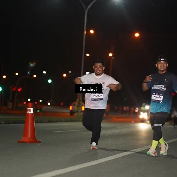 Runner Photo 7765128