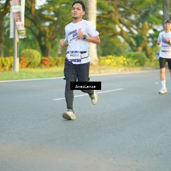 Runner Photo 7765163