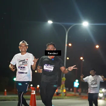 Runner Photo 7765182
