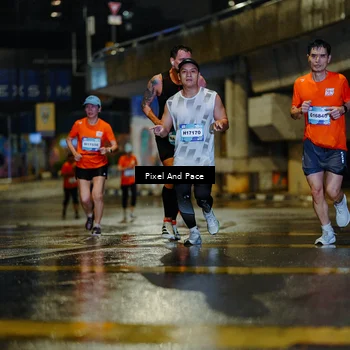 Runner Photo 7765200
