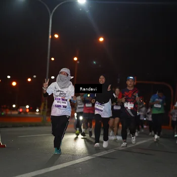 Runner Photo 7765202