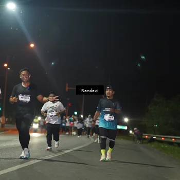 Runner Photo 7765244