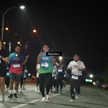 Runner Photo 7765253