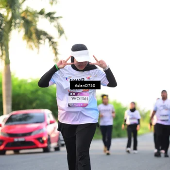 Runner Photo 7765297