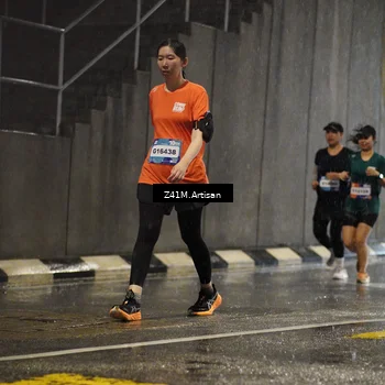 Runner Photo 7765300