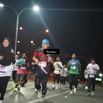 Runner Photo 7765301