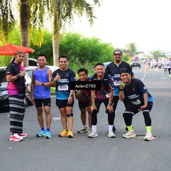 Runner Photo 7765302