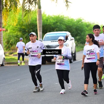 Runner Photo 7765309