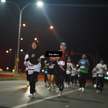 Runner Photo 7765373