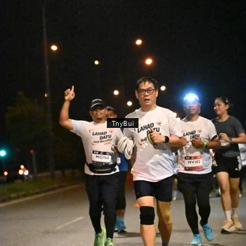 Runner Photo 7765378