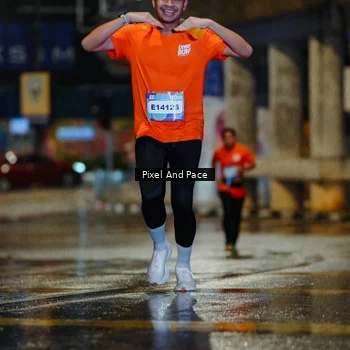 Runner Photo 7765418