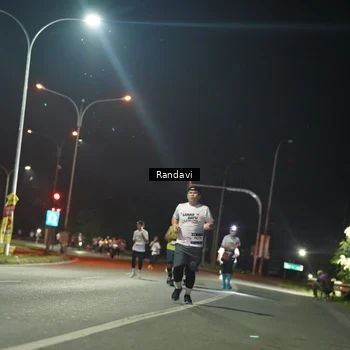 Runner Photo 7765452