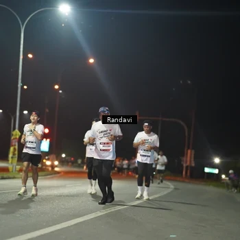 Runner Photo 7765495