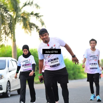 Runner Photo 7765535