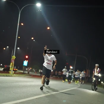 Runner Photo 7765613