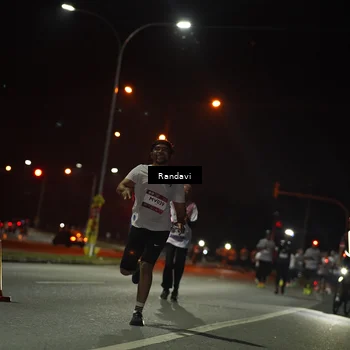 Runner Photo 7765674
