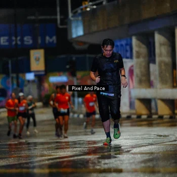 Runner Photo 7765675