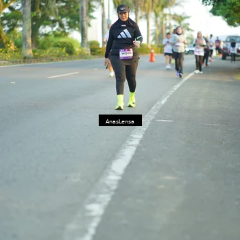 Runner Photo 7765695