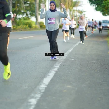 Runner Photo 7765700