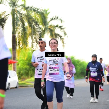 Runner Photo 7765702