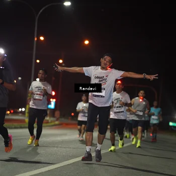 Runner Photo 7765759