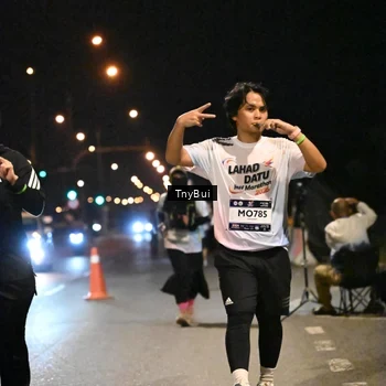 Runner Photo 7765772