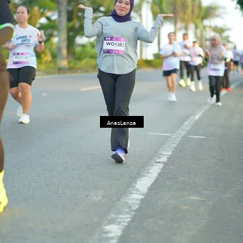 Runner Photo 7765792