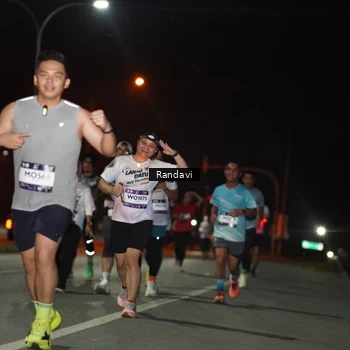 Runner Photo 7765808