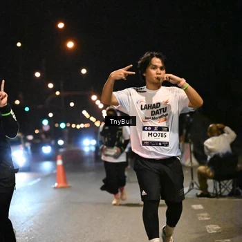 Runner Photo 7765871
