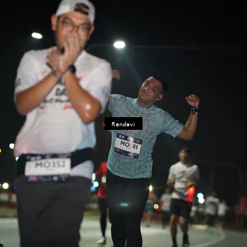 Runner Photo 7765908