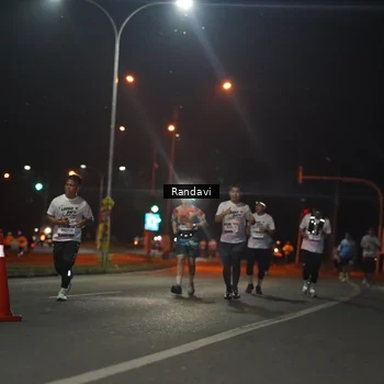 Runner Photo 7765951