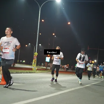 Runner Photo 7765961