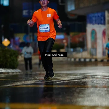 Runner Photo 7765973