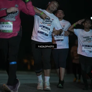 Runner Photo 7765975