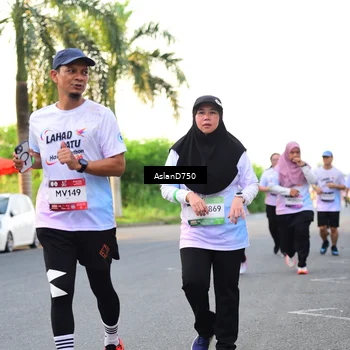 Runner Photo 7766004