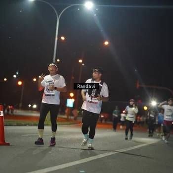 Runner Photo 7766011