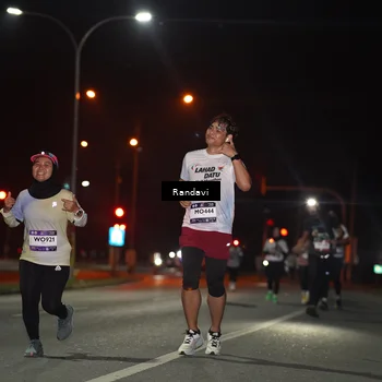 Runner Photo 7766042