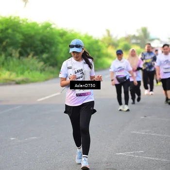 Runner Photo 7766050