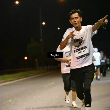 Runner Photo 7766102