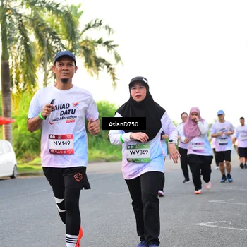 Runner Photo 7766104
