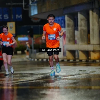 Runner Photo 7766112