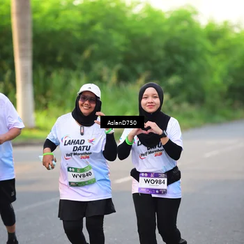 Runner Photo 7766121