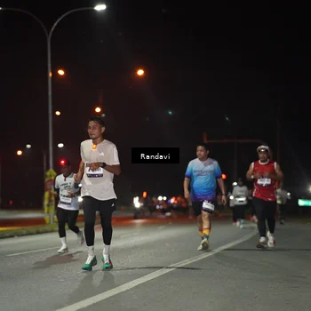 Runner Photo 7766124