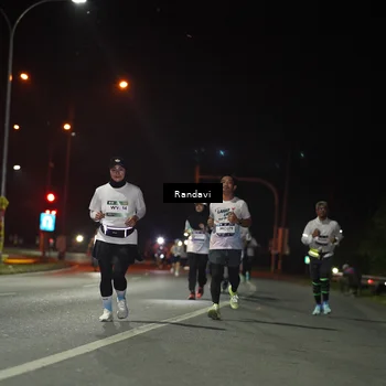 Runner Photo 7766179