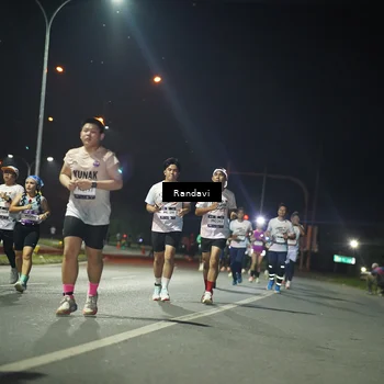 Runner Photo 7766292